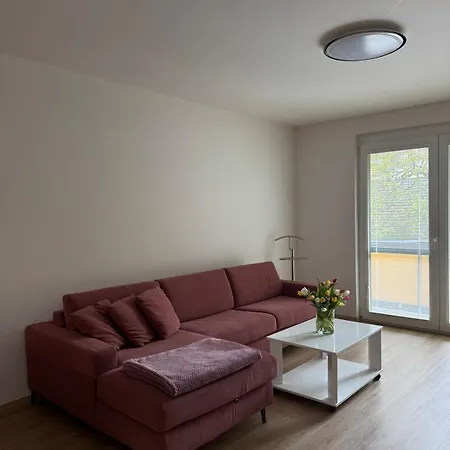 Stylish & Cozy Stay, Mid-town Apartmán